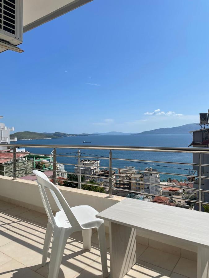 Xhulio * Sarandë