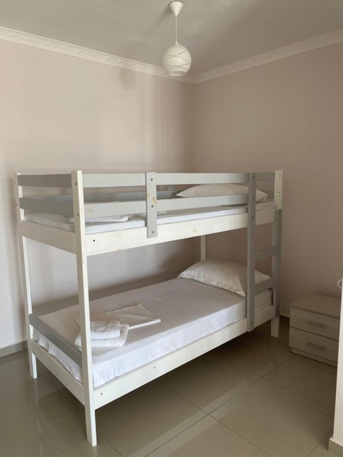 Xhulio Apartamento